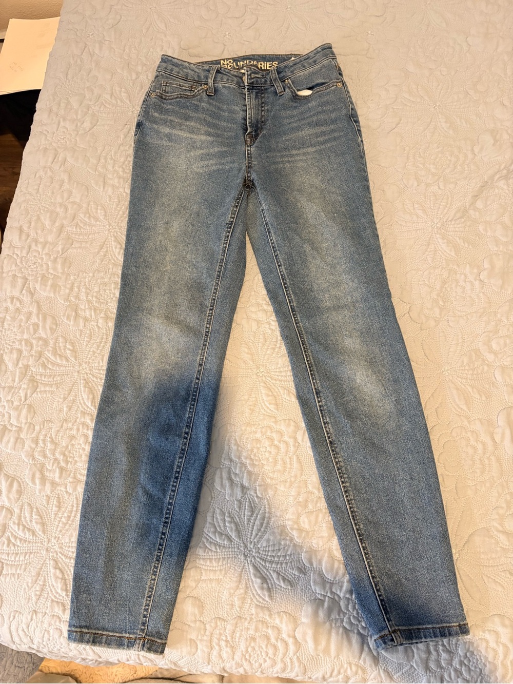 No Boundaries Skinny Jeans in Light Blue Wash